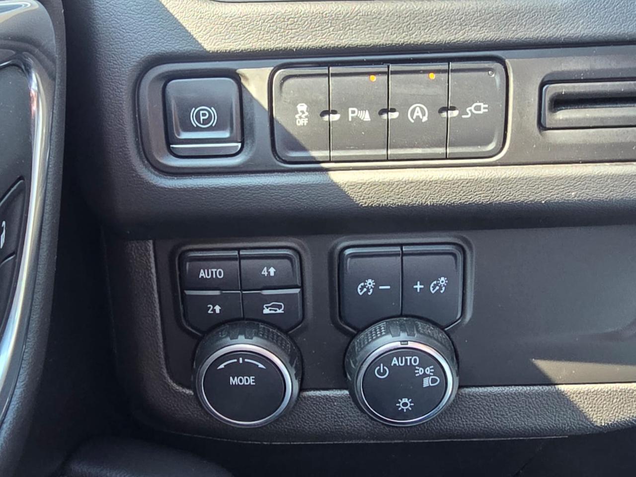Chevrolet Suburban 4WD 4dr RST 2021