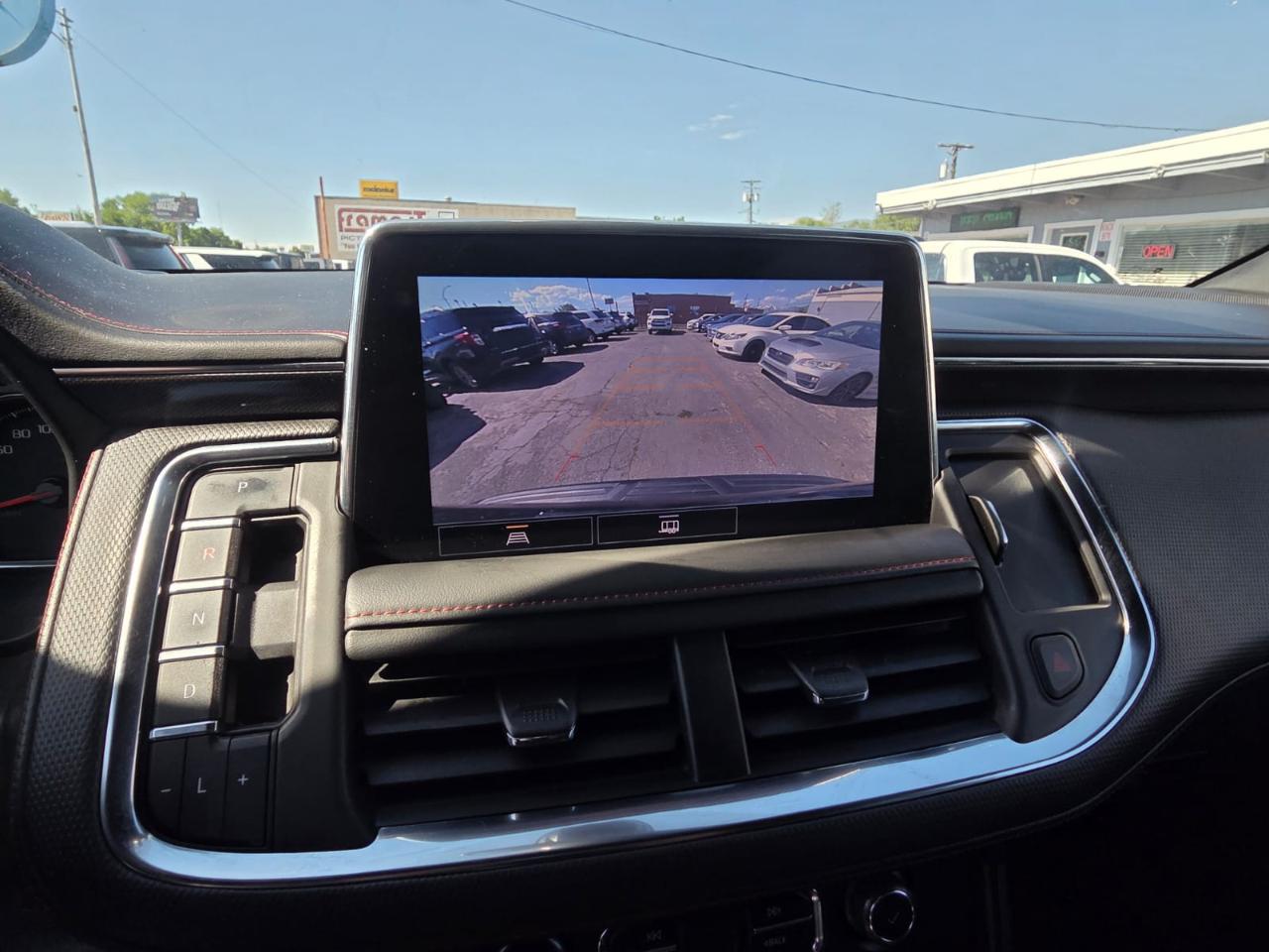 Chevrolet Suburban 4WD 4dr RST 2021
