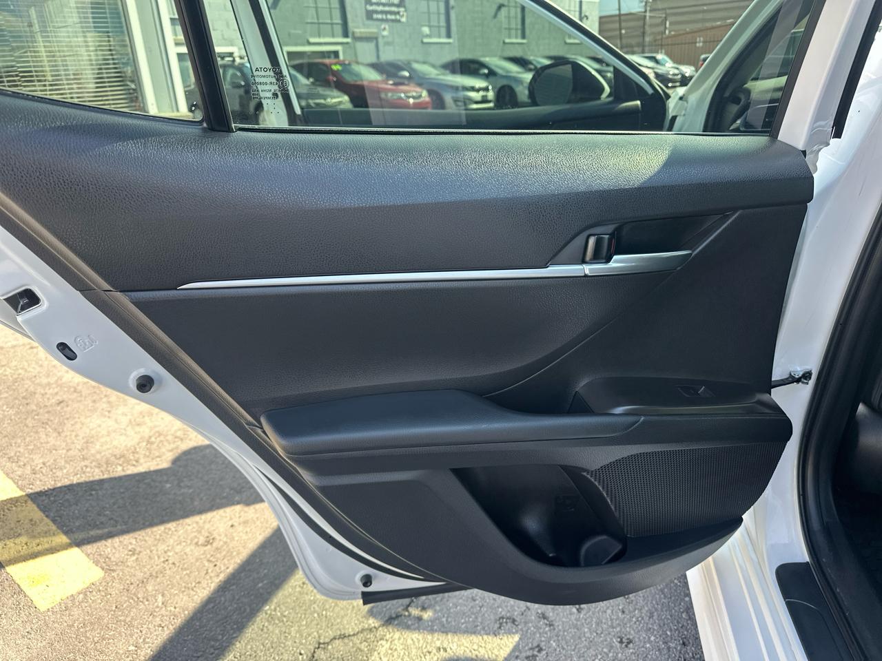 Toyota Camry Hybrid SE Nightshade CVT (Natl) 2023