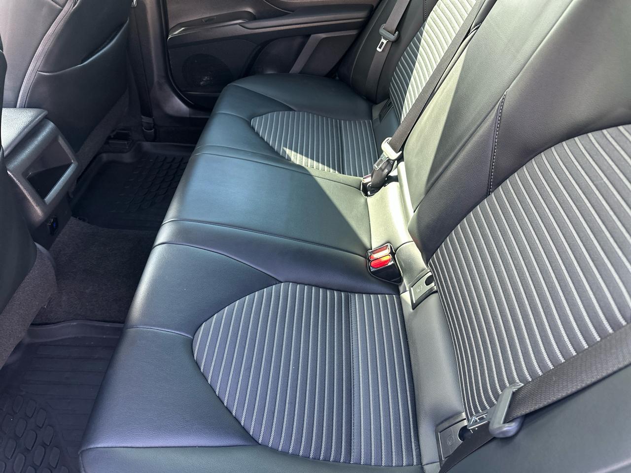 Toyota Camry Hybrid SE Nightshade CVT (Natl) 2023