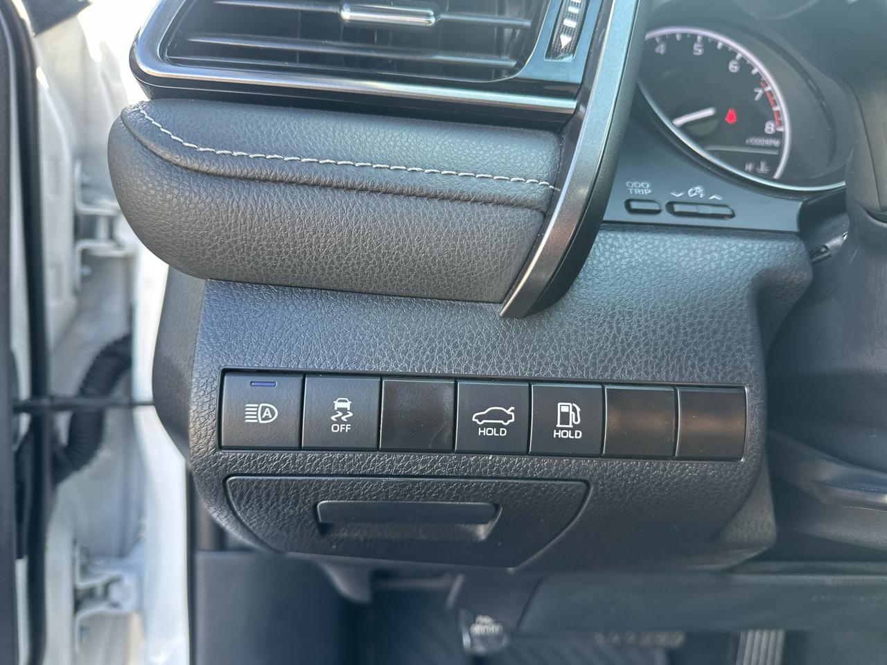 Toyota Camry Hybrid SE Nightshade CVT (Natl) 2023