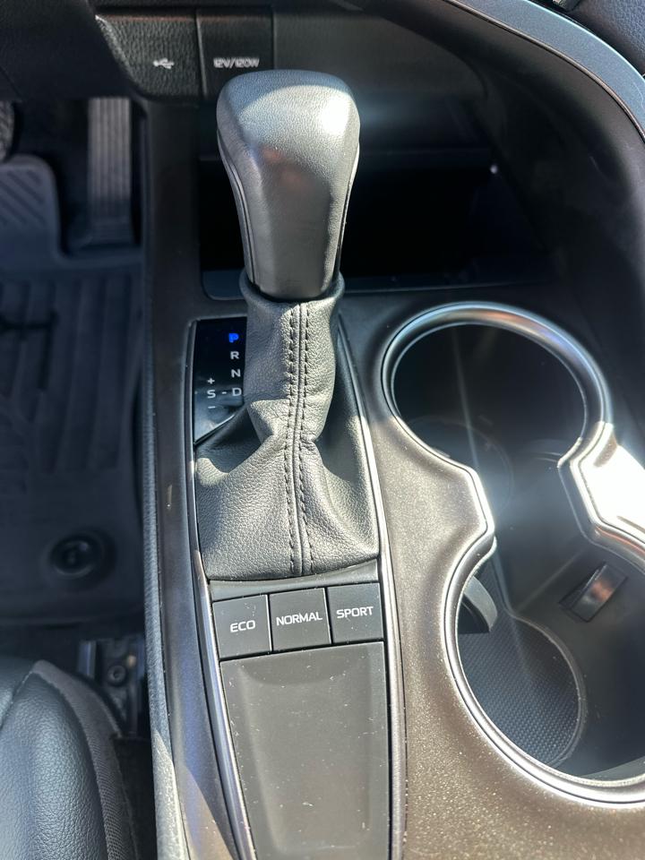 Toyota Camry Hybrid SE Nightshade CVT (Natl) 2023