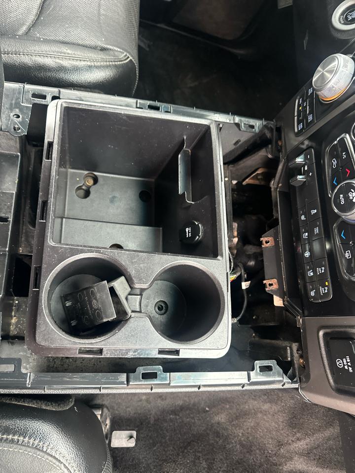 RAM 1500 4WD Crew Cab 140.5" Sport 2014