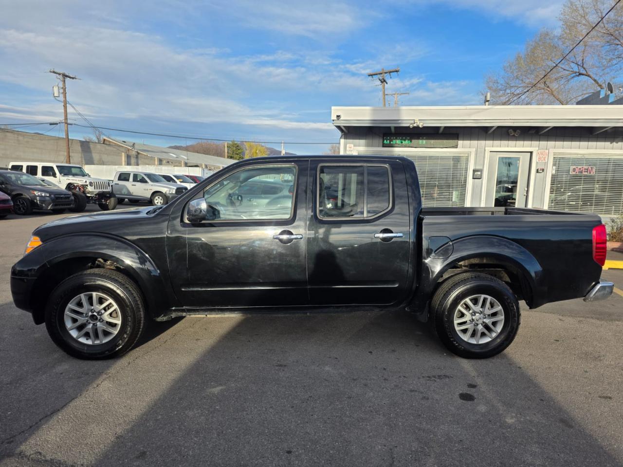 Nissan Frontier 4WD Crew Cab SWB Auto PRO-4X 2016