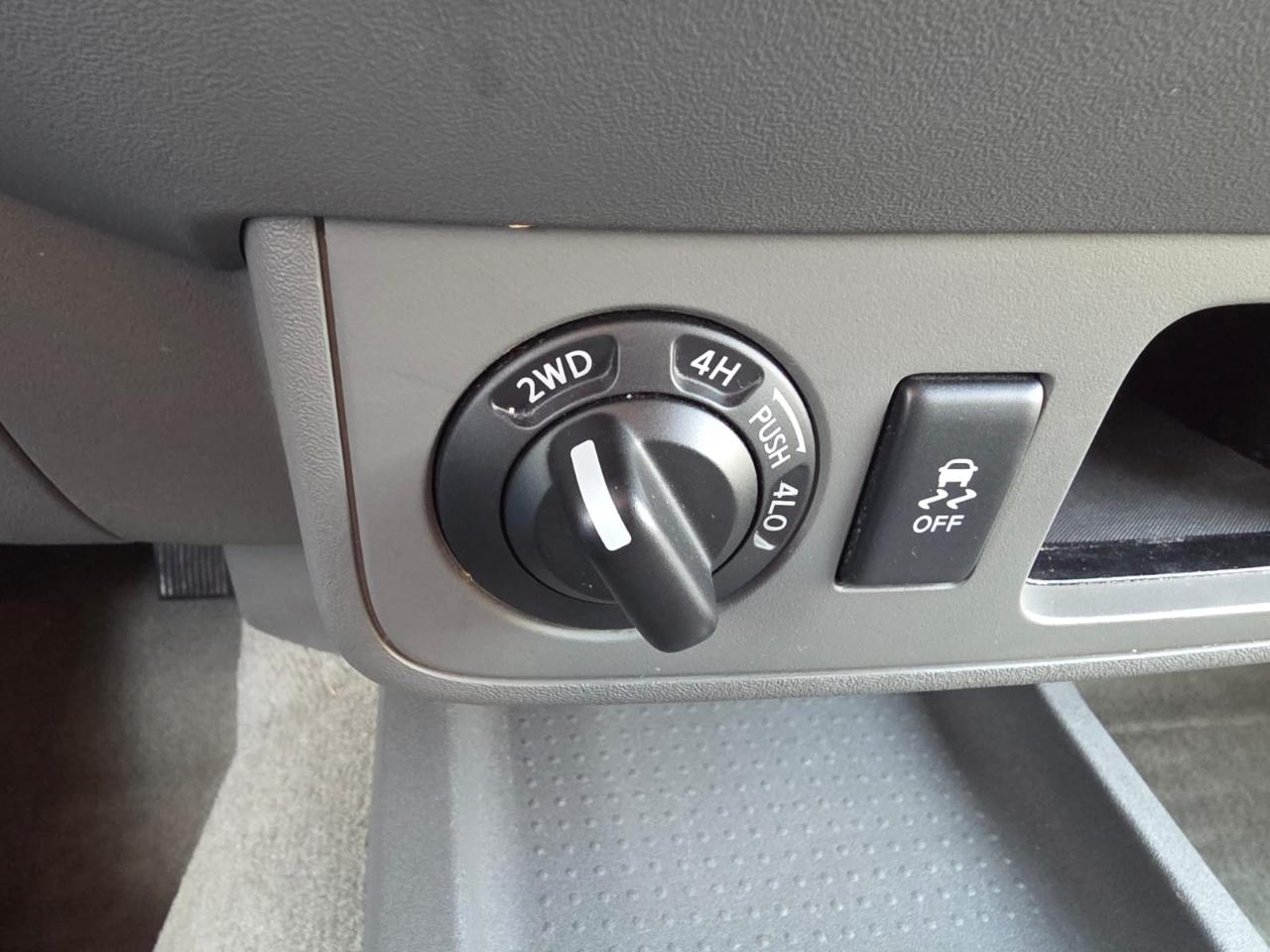 Nissan Frontier 4WD Crew Cab SWB Auto PRO-4X 2016