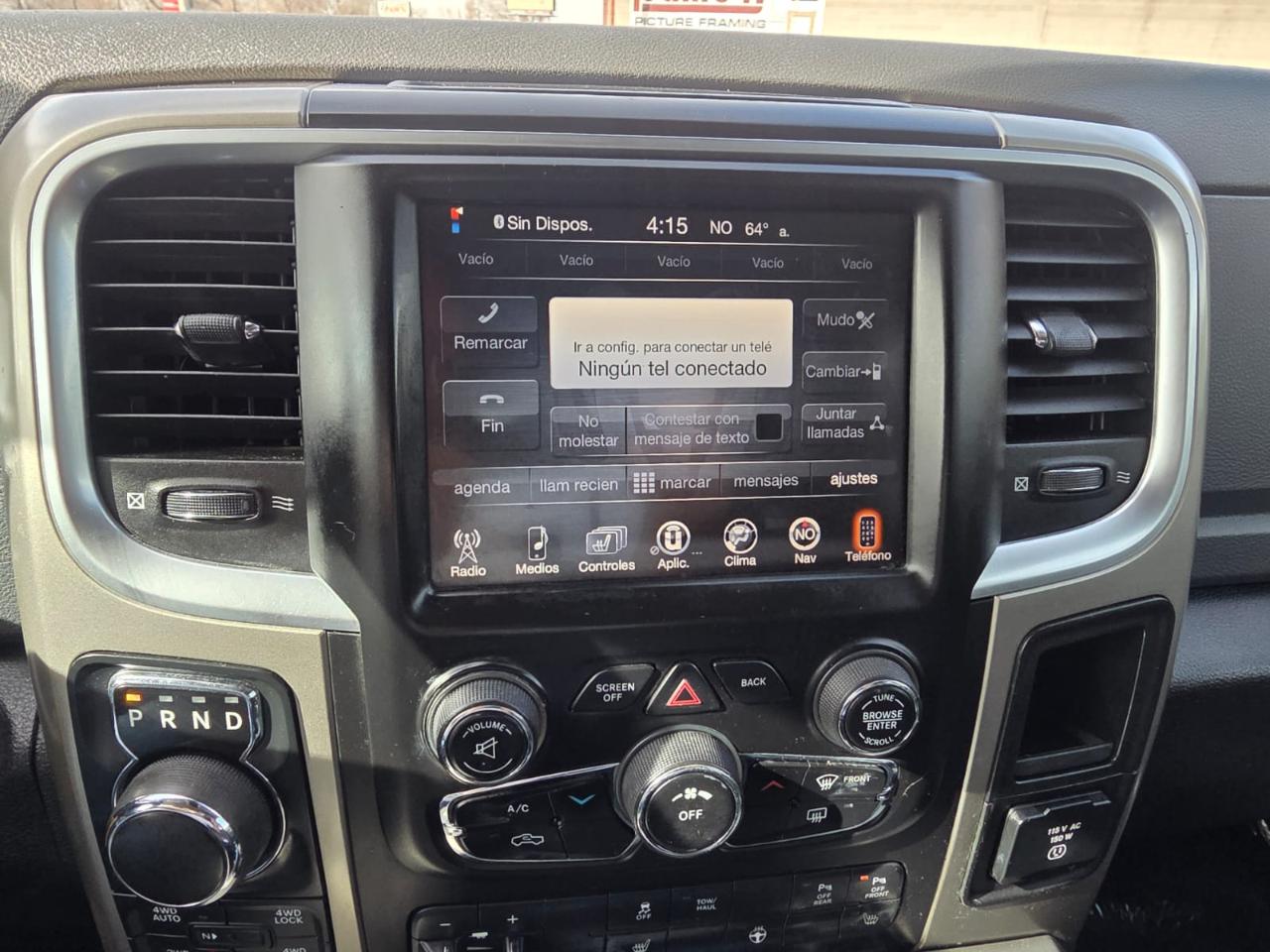 RAM 1500 4WD Crew Cab 140.5" Big Horn 2014