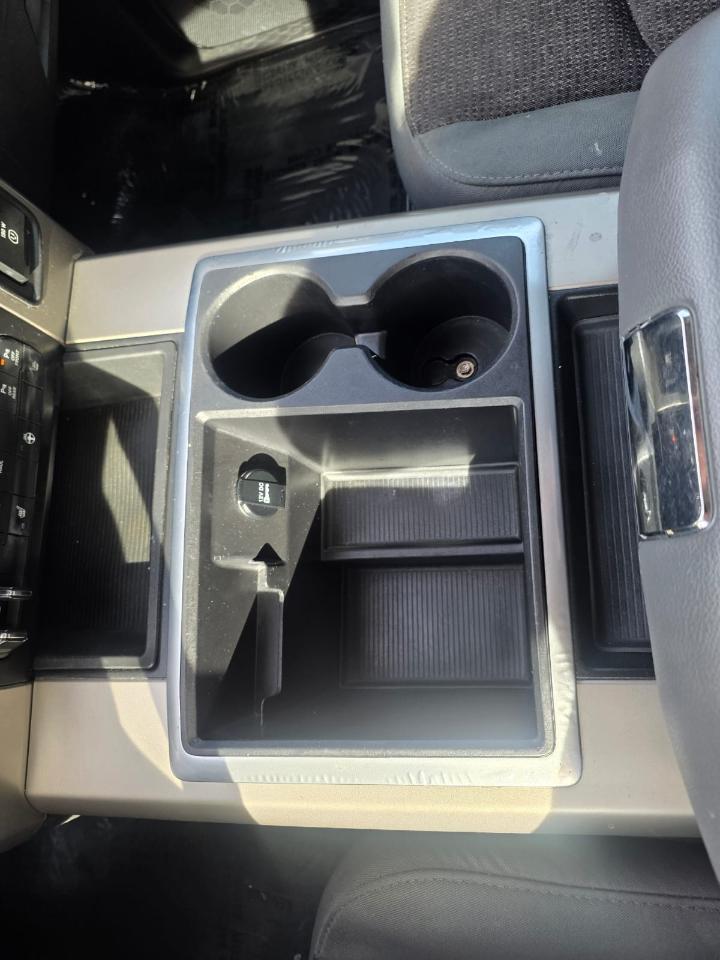 RAM 1500 4WD Crew Cab 140.5" Big Horn 2014