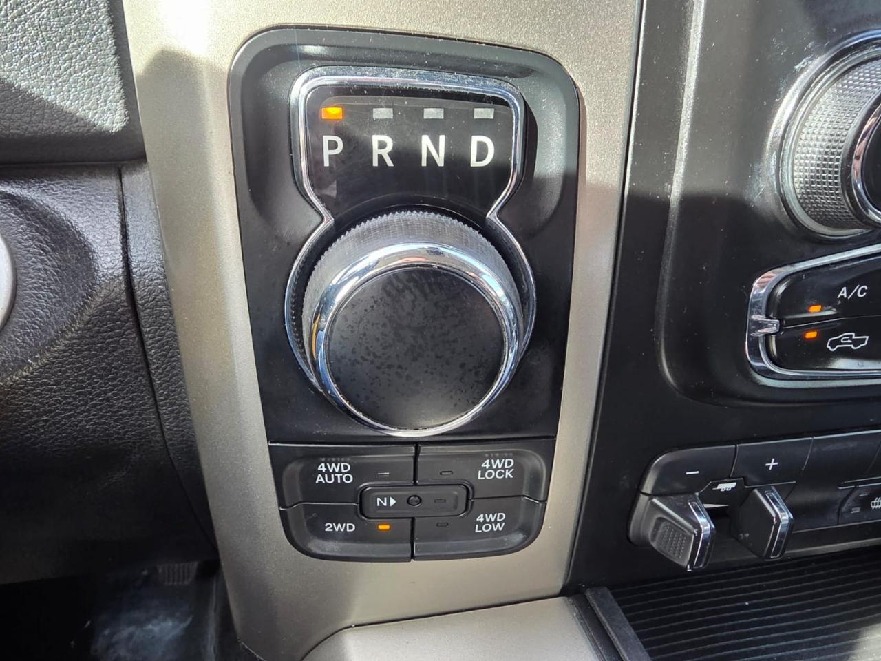 RAM 1500 4WD Crew Cab 140.5" Big Horn 2014