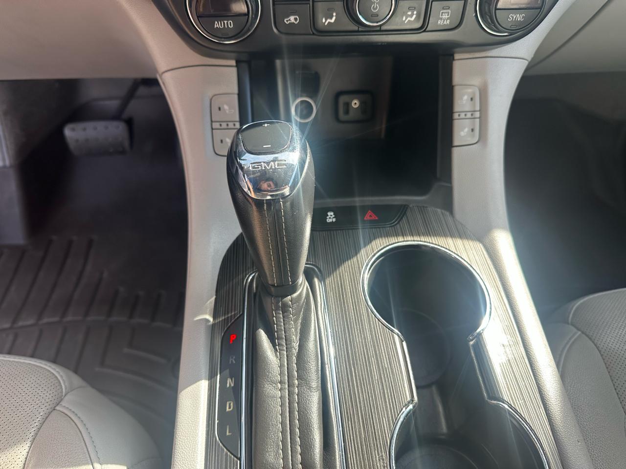 GMC Acadia AWD 4dr SLT w/SLT-1 2019