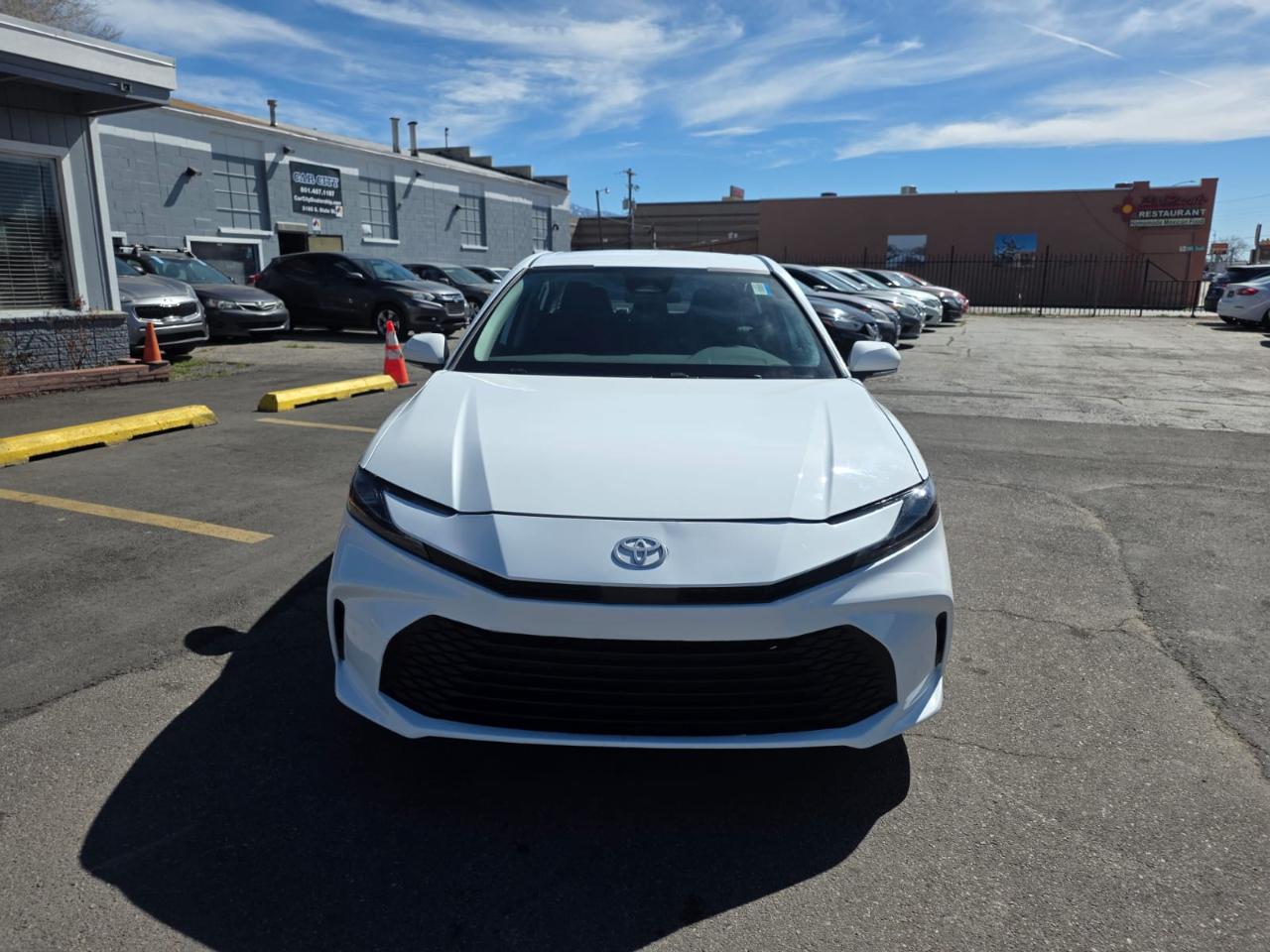 Toyota Camry XLE (Natl) 2025