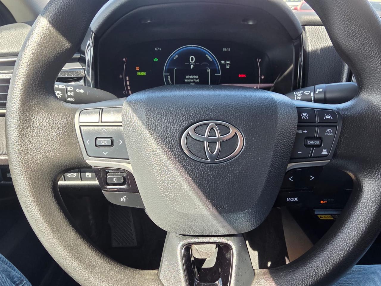 Toyota Camry XLE (Natl) 2025