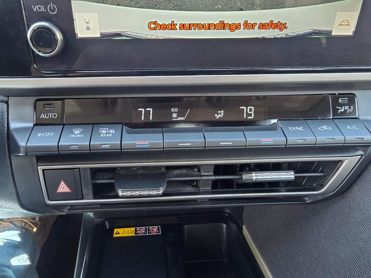 Toyota Camry XLE (Natl) 2025