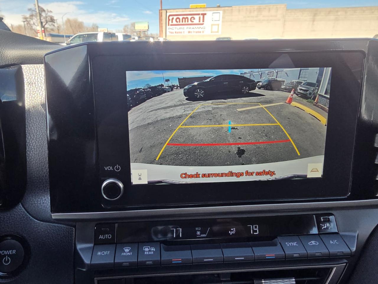 Toyota Camry XLE (Natl) 2025