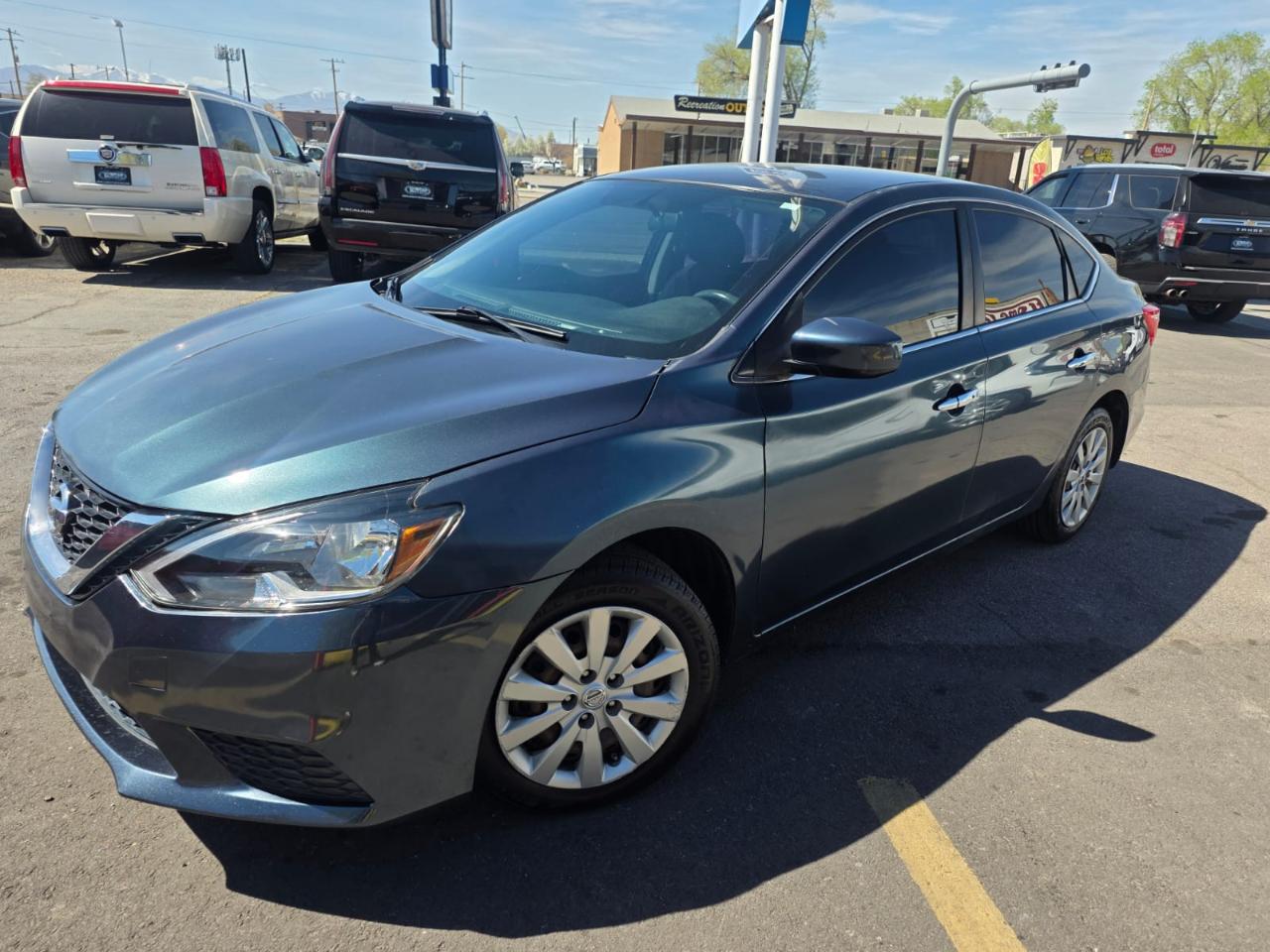 Nissan Sentra 4dr Sdn I4 CVT SV 2016