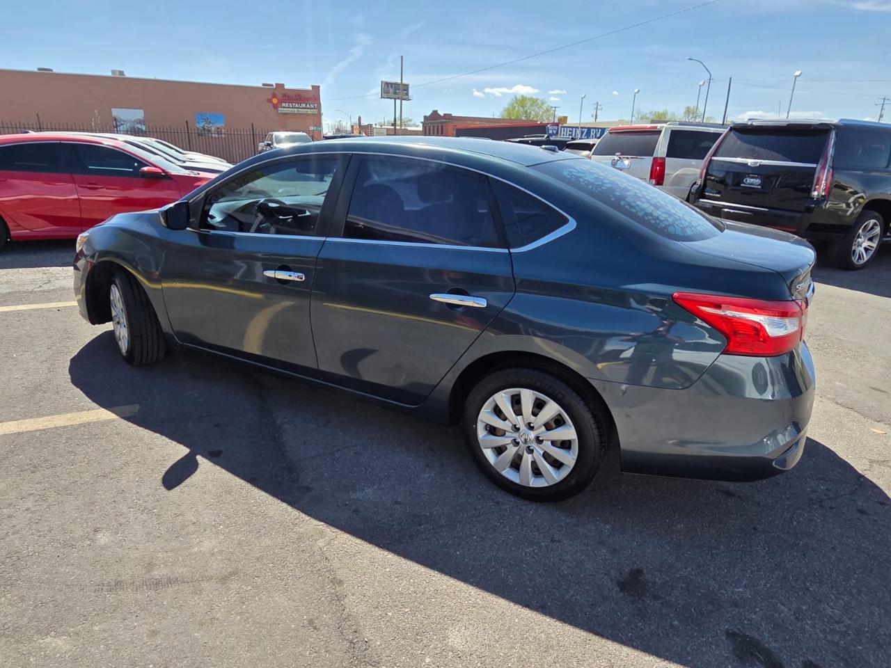 Nissan Sentra 4dr Sdn I4 CVT SV 2016