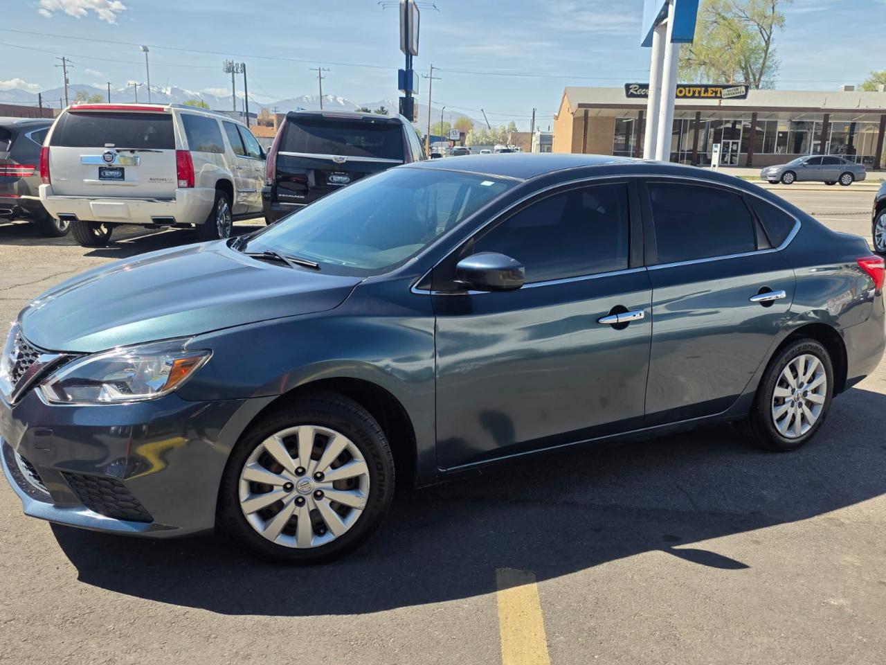 Nissan Sentra 4dr Sdn I4 CVT SV 2016