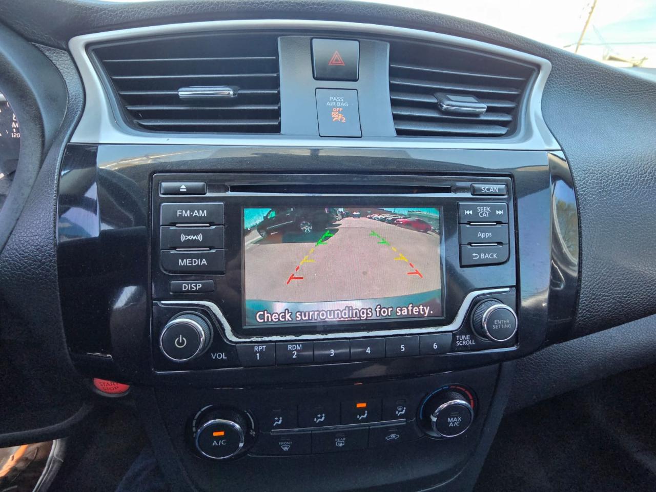 Nissan Sentra 4dr Sdn I4 CVT SV 2016