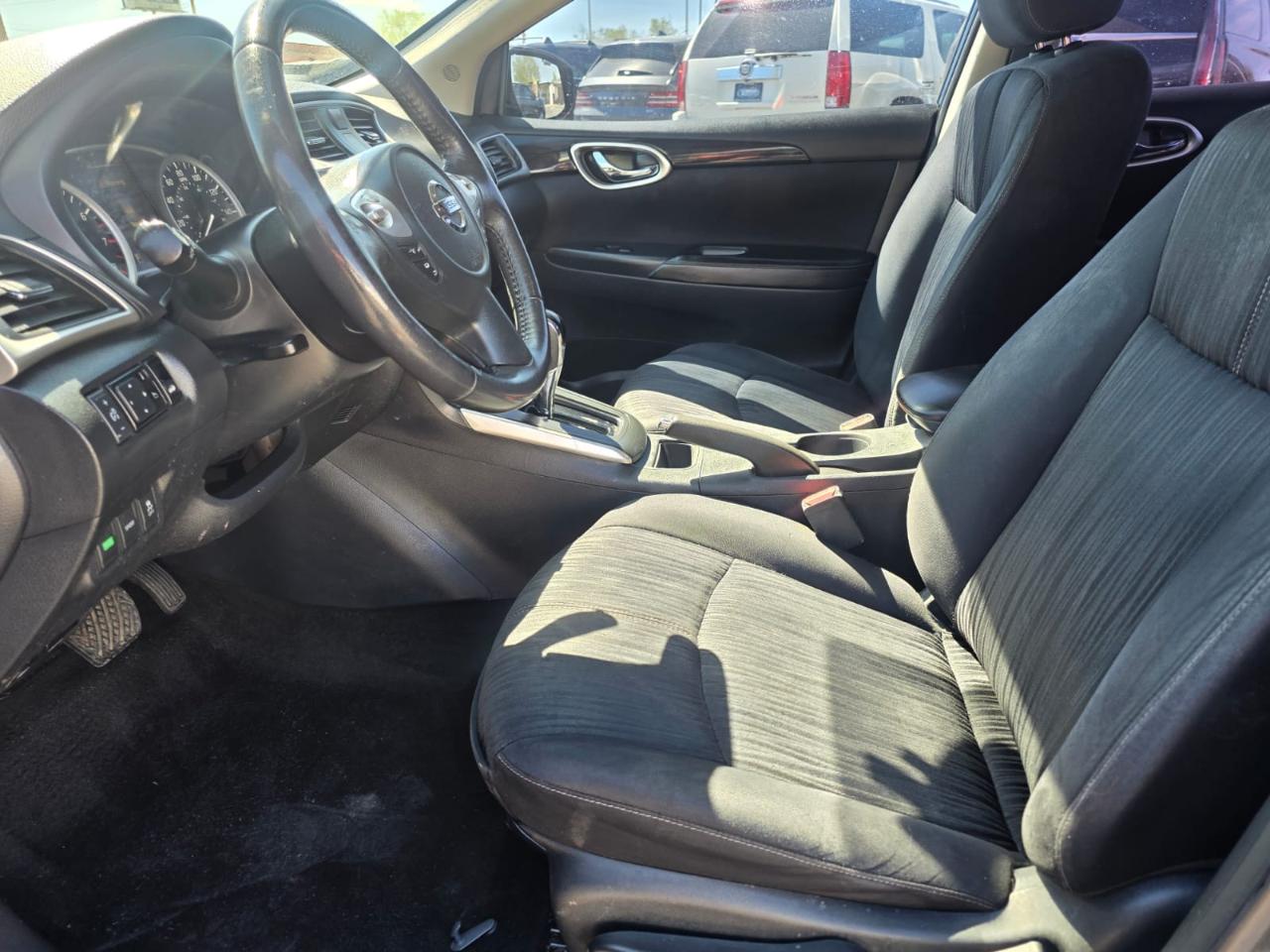 Nissan Sentra 4dr Sdn I4 CVT SV 2016