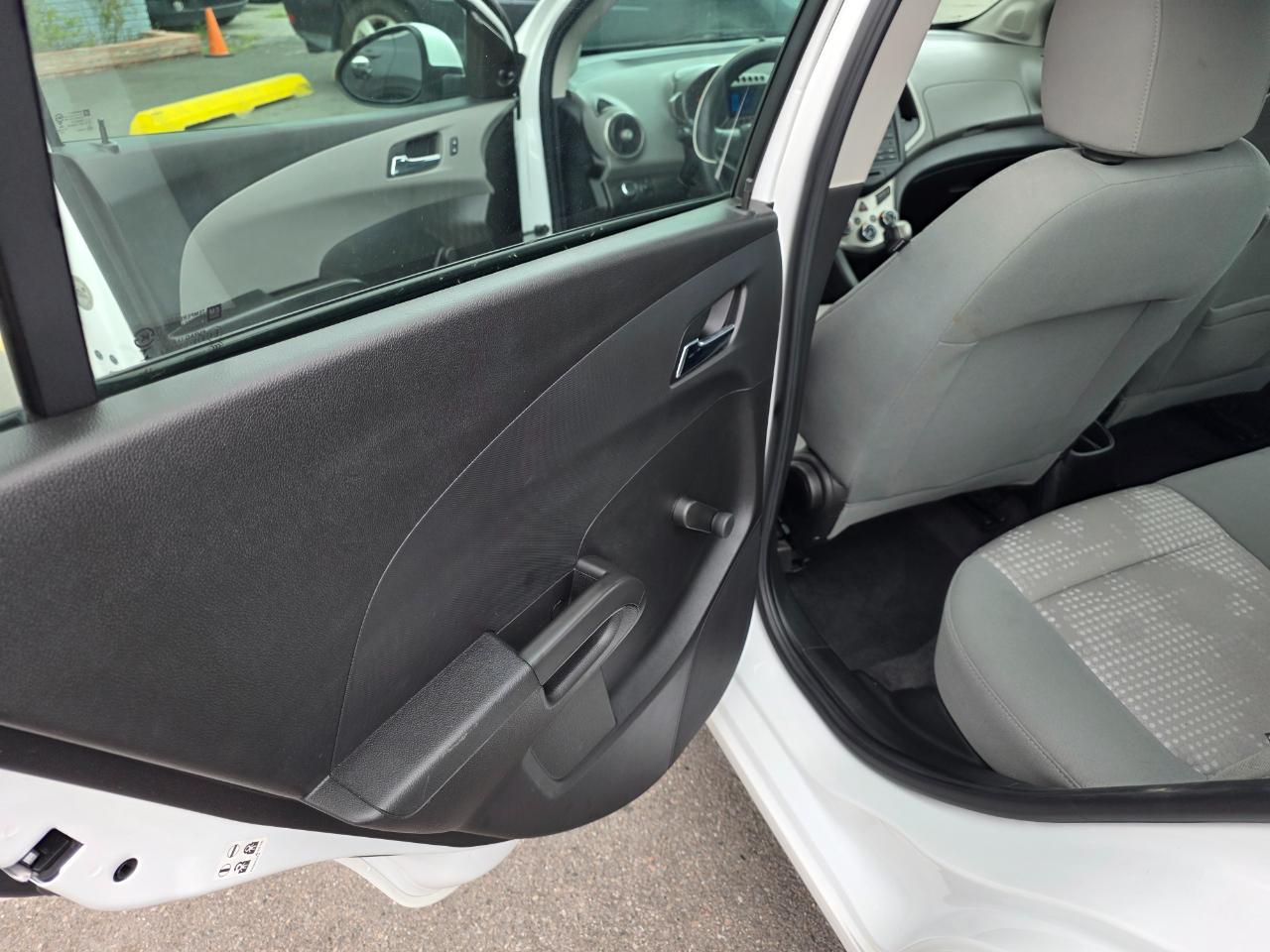 Chevrolet Sonic 4dr Sdn Auto LS 2014