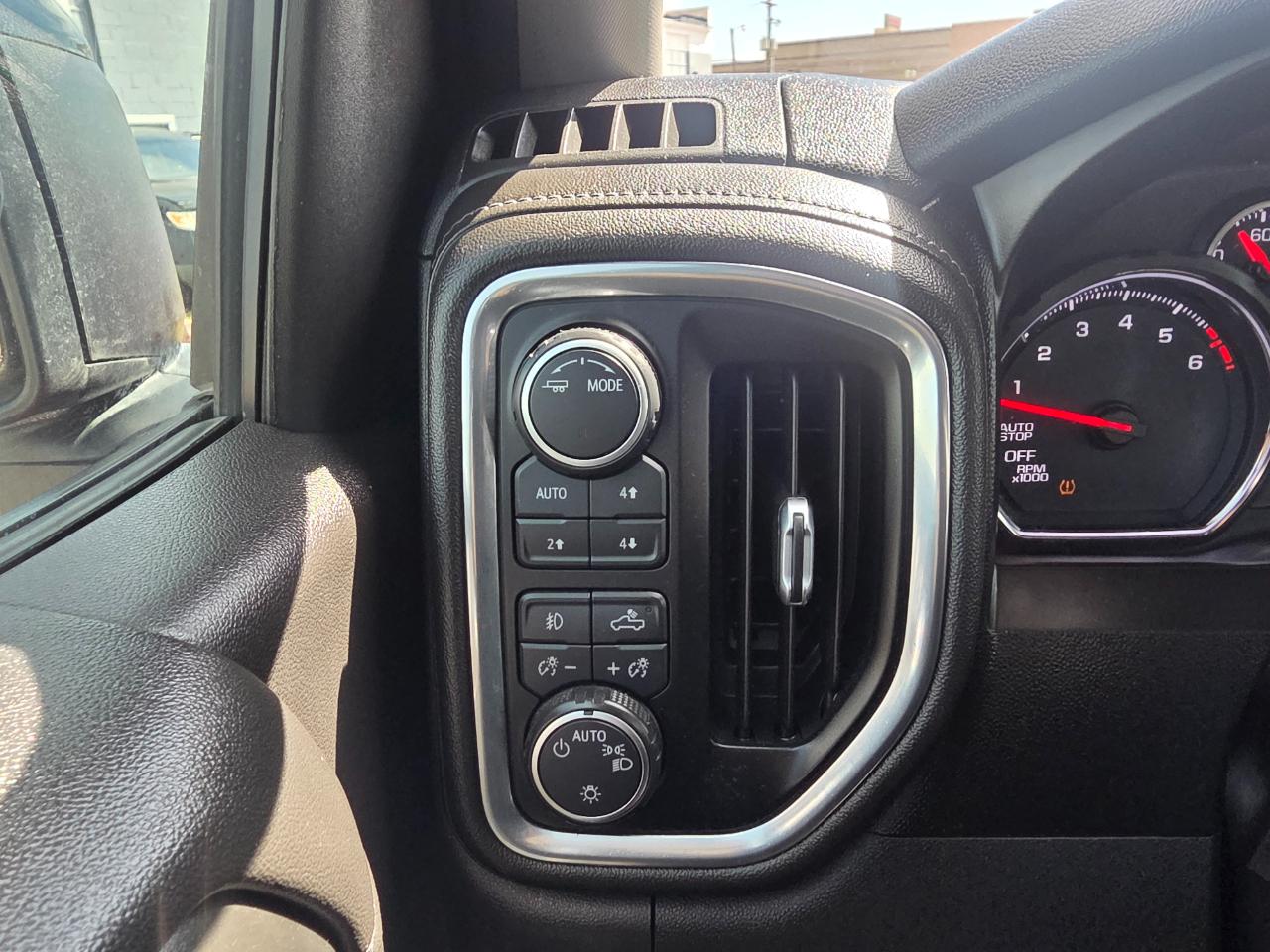 Chevrolet Silverado 1500 4WD Crew Cab 147" LT Trail Boss 2021