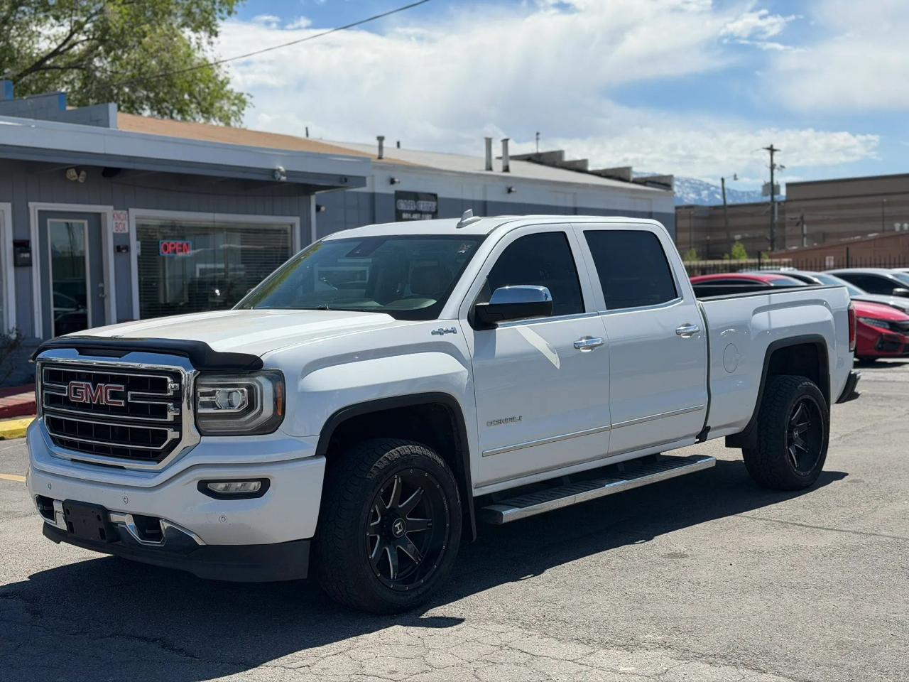 GMC Sierra 1500 4WD Crew Cab 153.0" Denali 2017