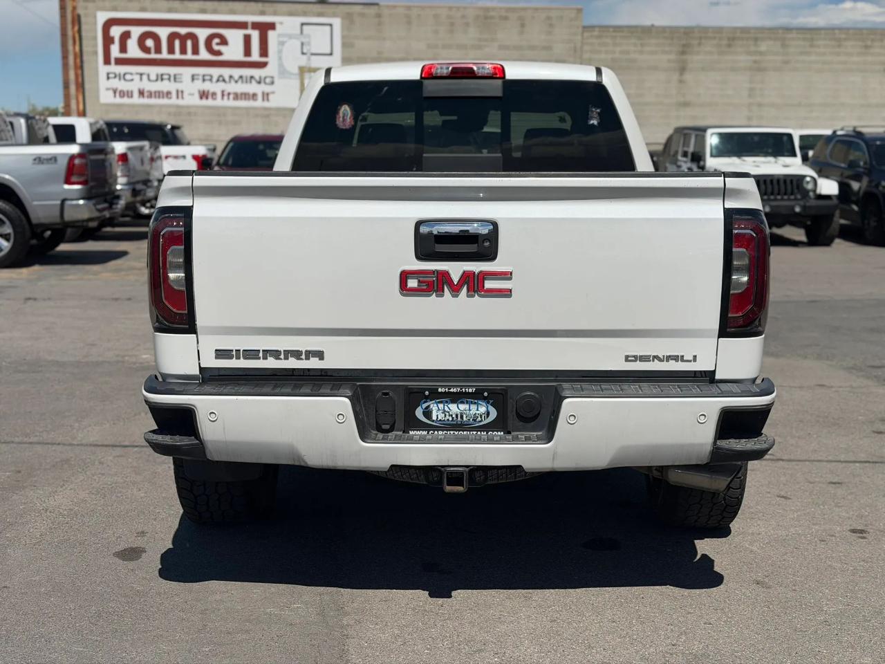 GMC Sierra 1500 4WD Crew Cab 153.0" Denali 2017