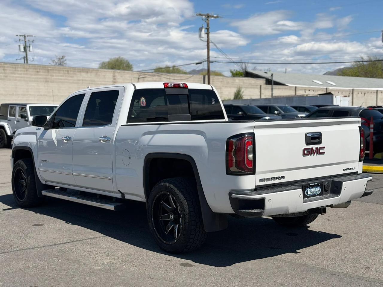GMC Sierra 1500 4WD Crew Cab 153.0" Denali 2017