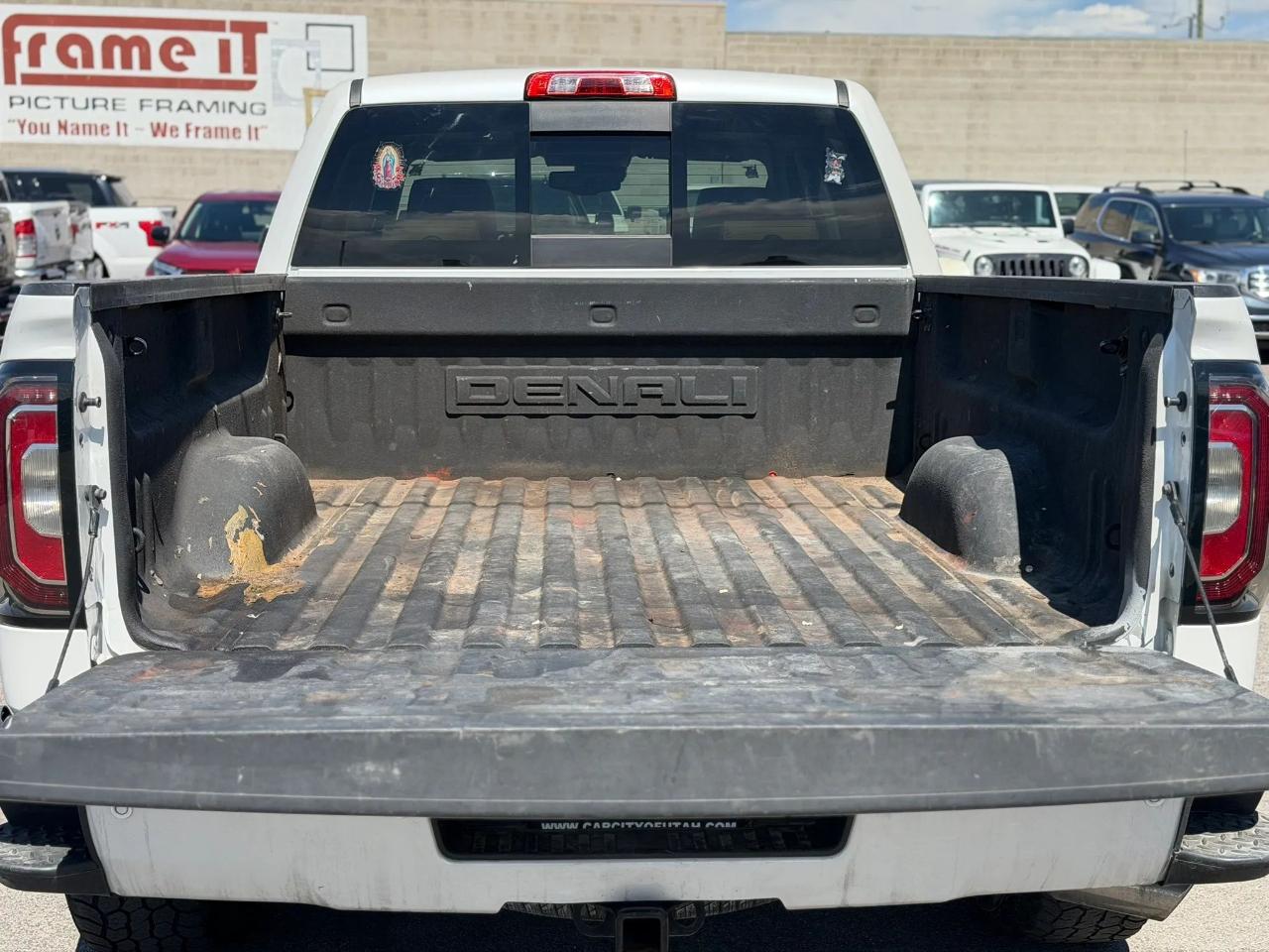 GMC Sierra 1500 4WD Crew Cab 153.0" Denali 2017