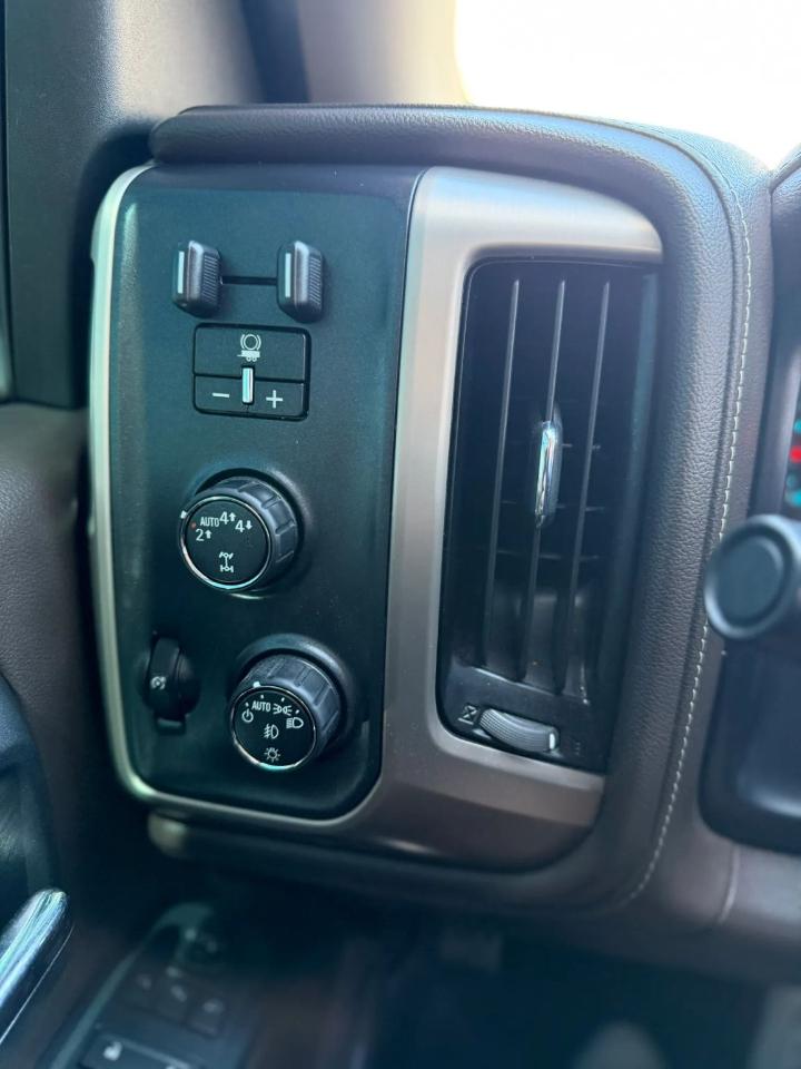 GMC Sierra 1500 4WD Crew Cab 153.0" Denali 2017