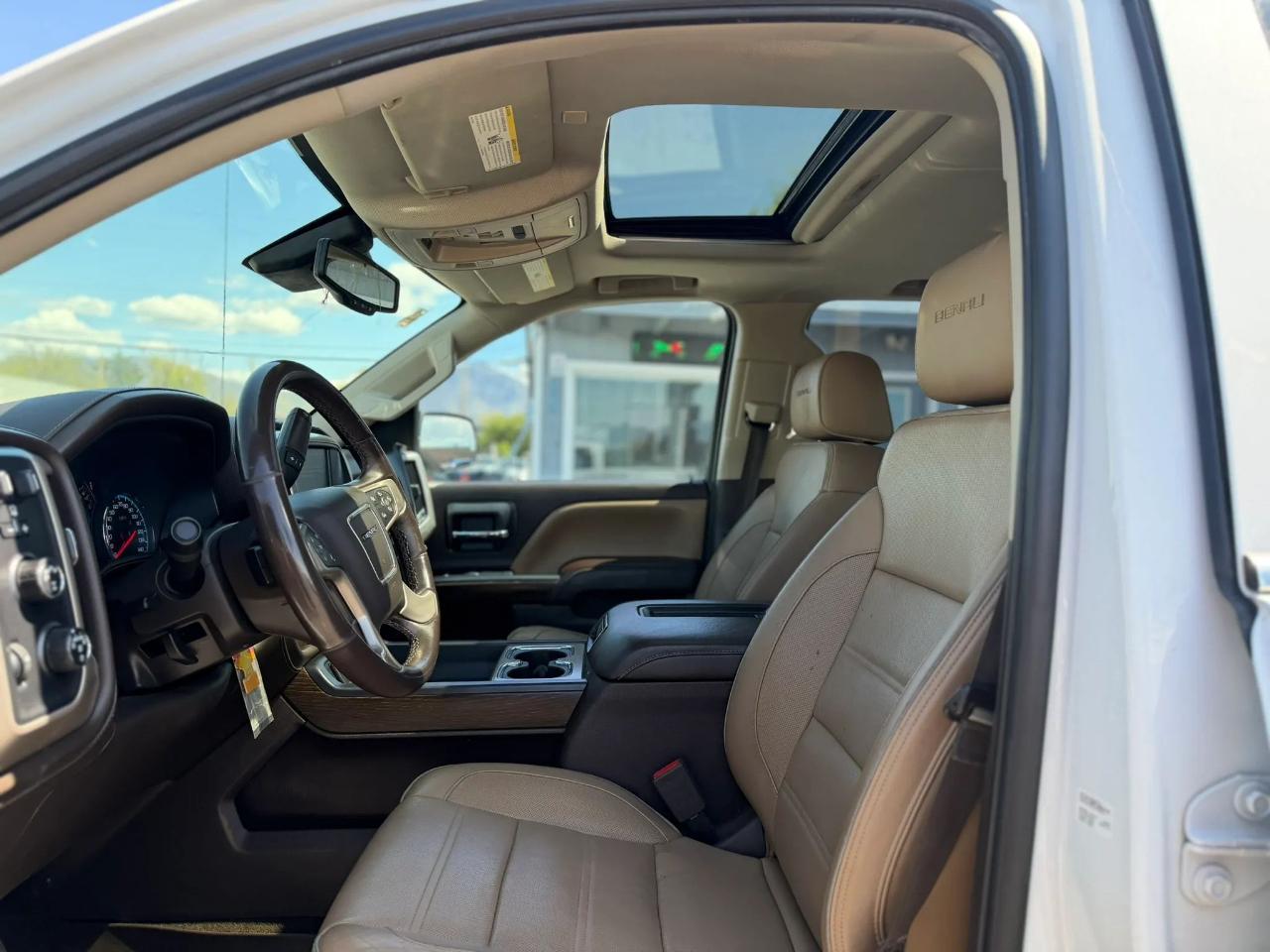 GMC Sierra 1500 4WD Crew Cab 153.0" Denali 2017