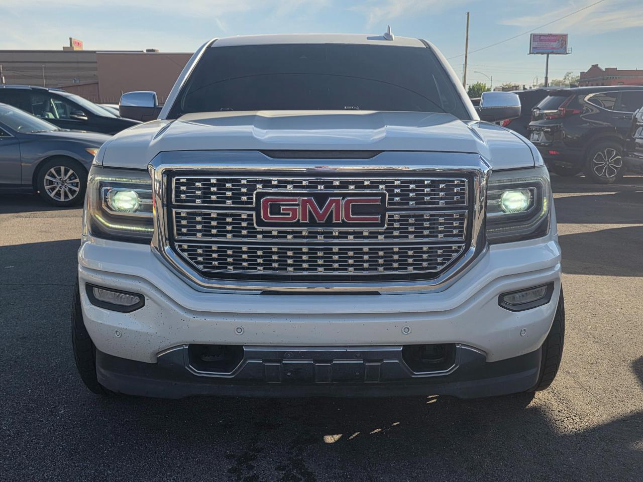 GMC Sierra 1500 4WD Crew Cab 153.0" Denali 2017
