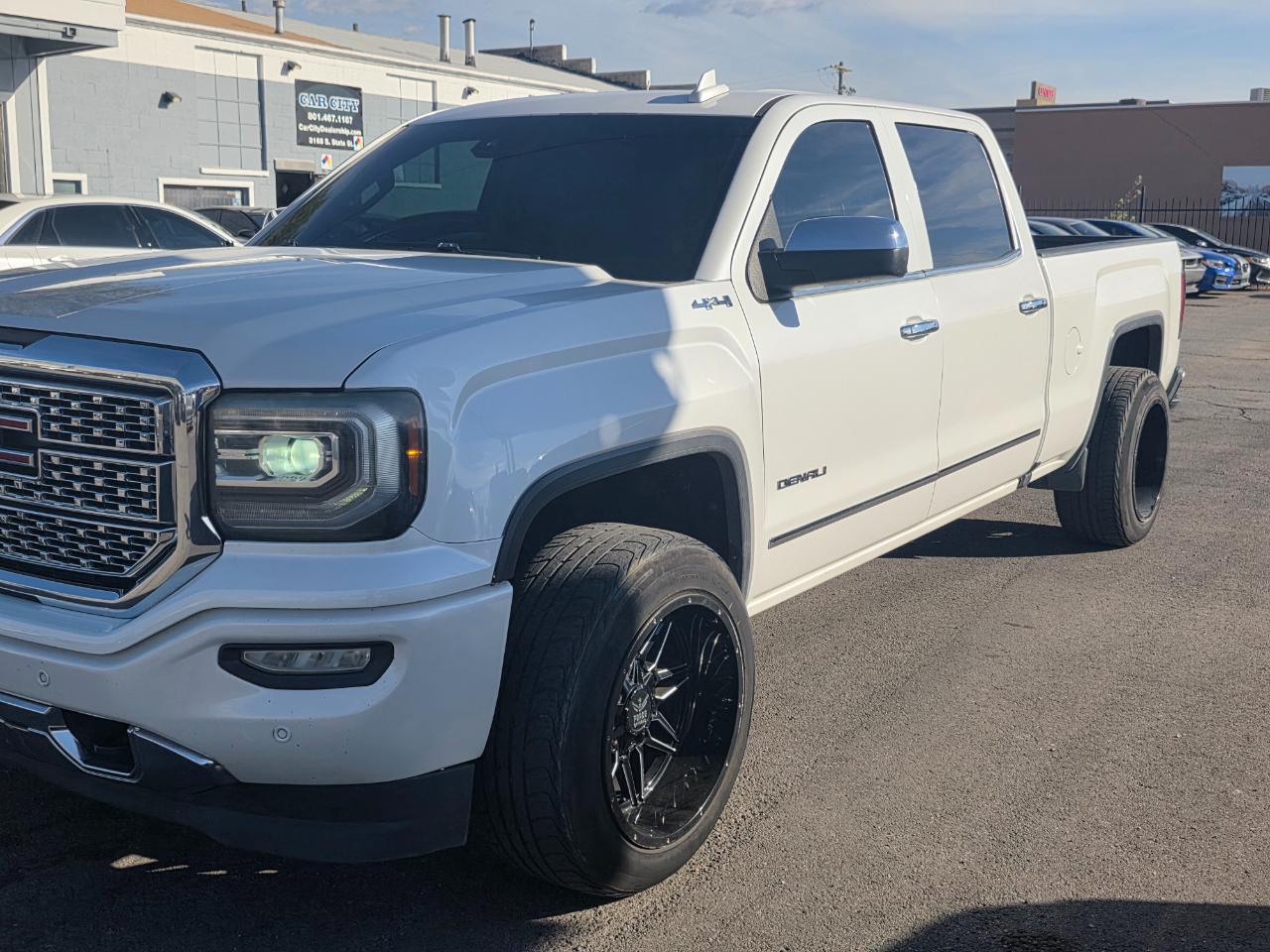 GMC Sierra 1500 4WD Crew Cab 153.0" Denali 2017