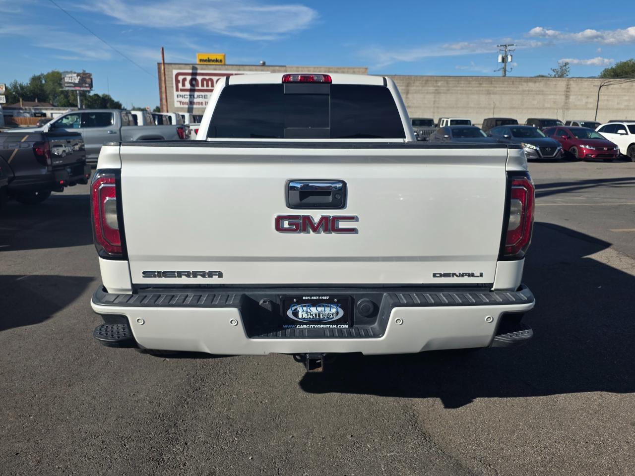 GMC Sierra 1500 4WD Crew Cab 153.0" Denali 2017