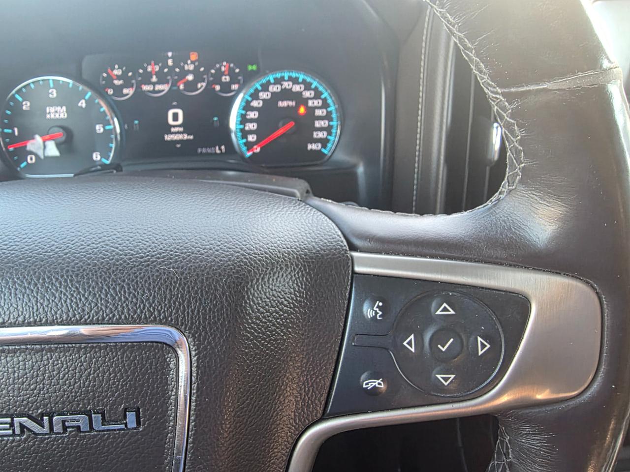 GMC Sierra 1500 4WD Crew Cab 153.0" Denali 2017