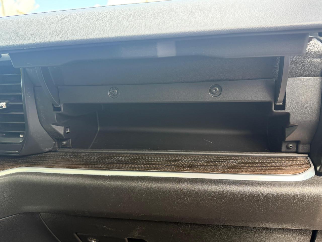 Chevrolet Silverado 1500 4WD Crew Cab 147" RST 2022