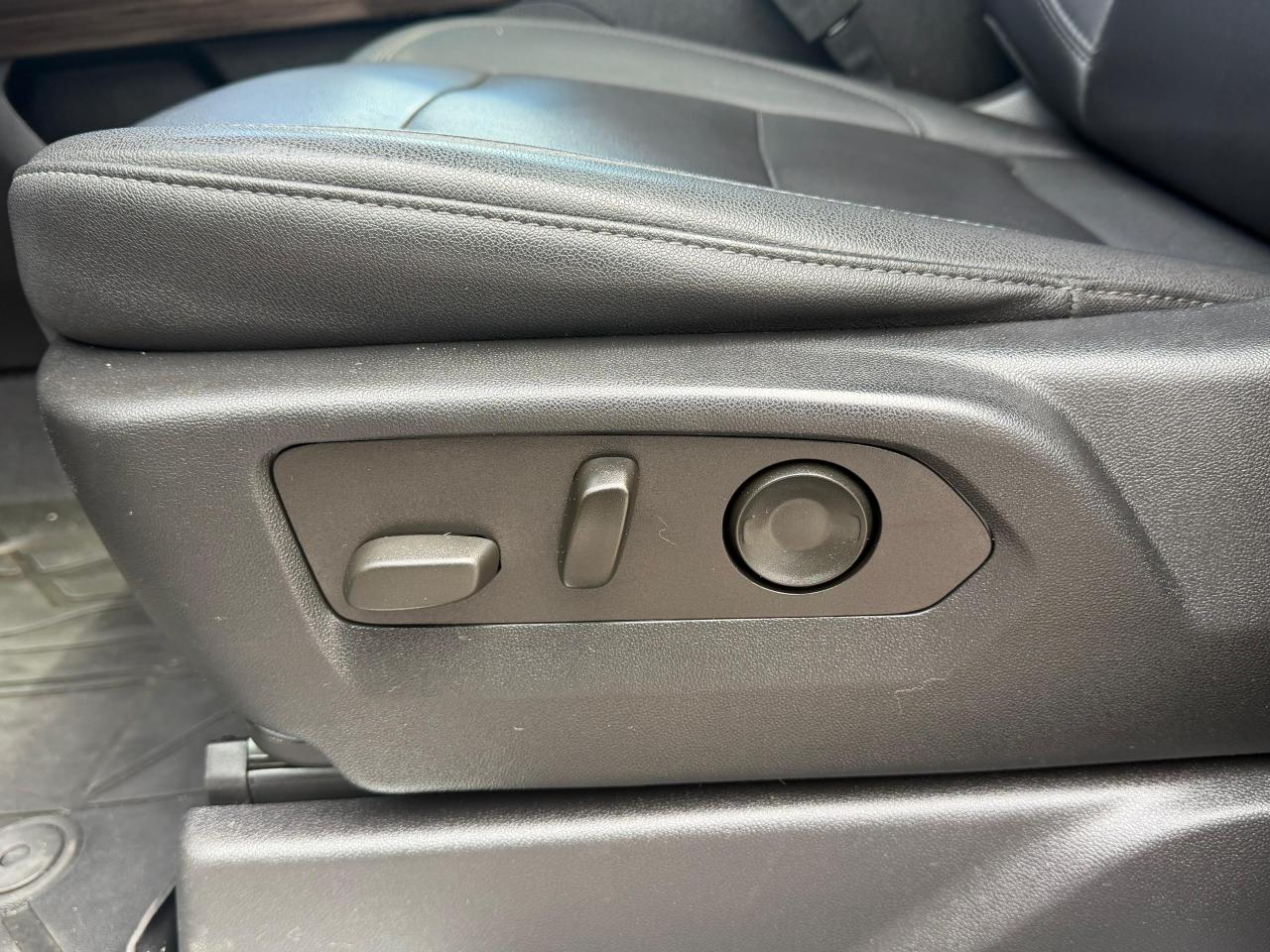 Chevrolet Silverado 1500 4WD Crew Cab 147" RST 2022