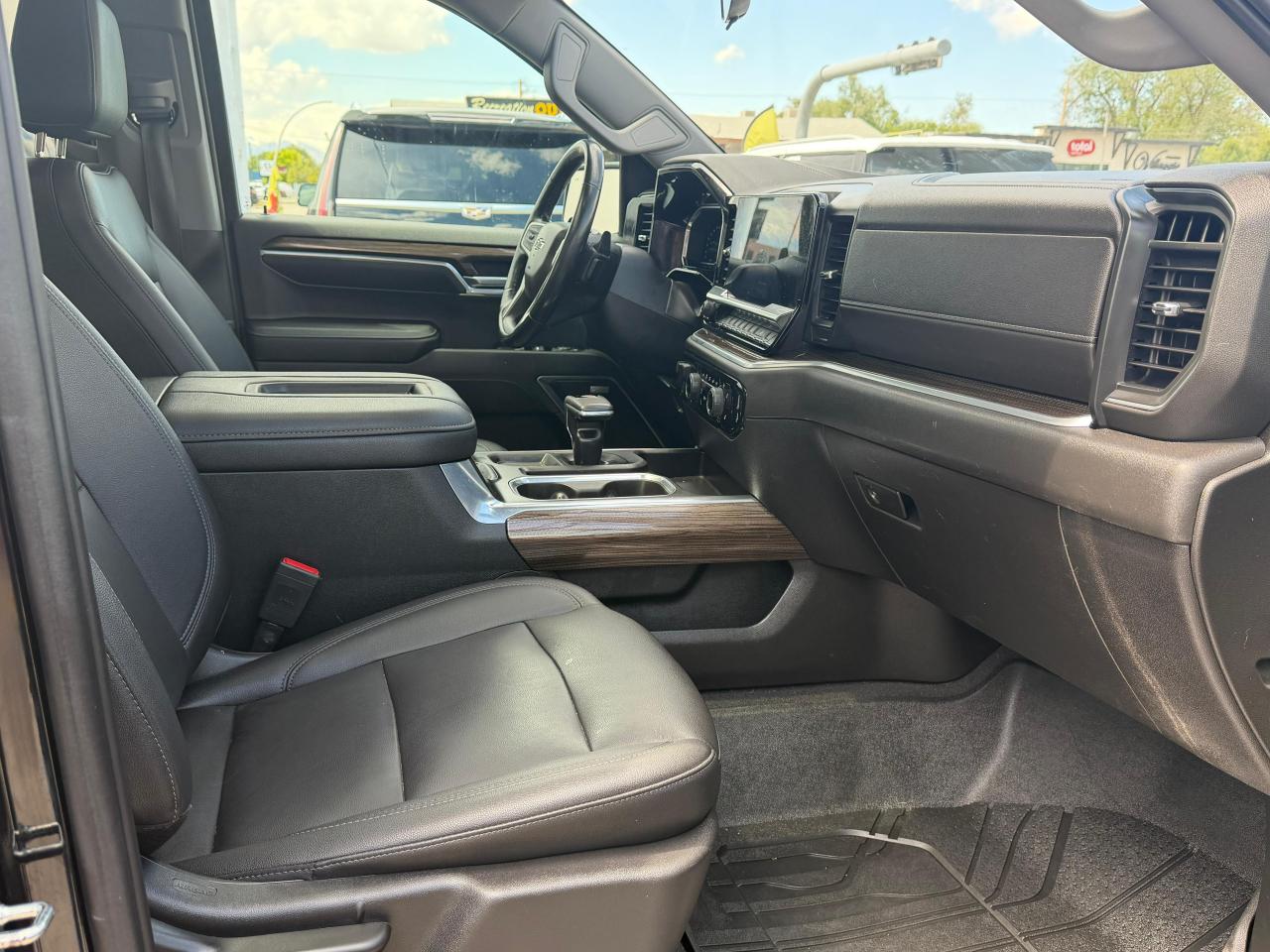 Chevrolet Silverado 1500 4WD Crew Cab 147" RST 2022