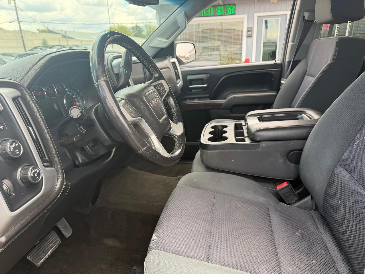 GMC Sierra 1500 4WD Crew Cab 143.5" SLE 2017