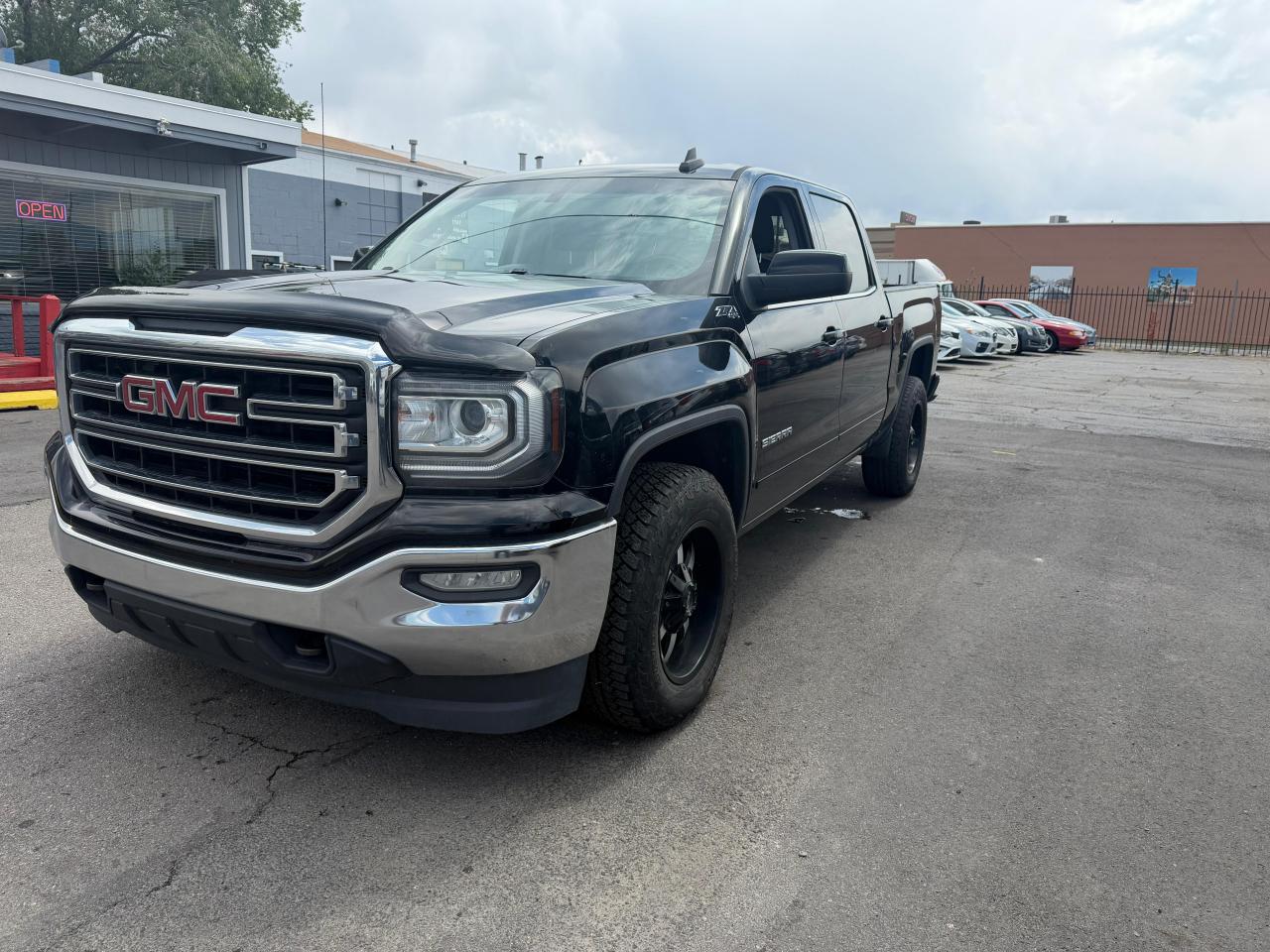 GMC Sierra 1500 4WD Crew Cab 143.5" SLE 2017
