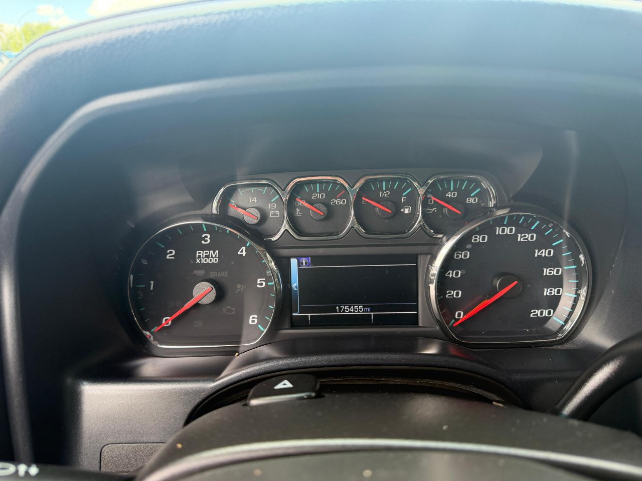 GMC Sierra 1500 4WD Crew Cab 143.5" SLE 2017