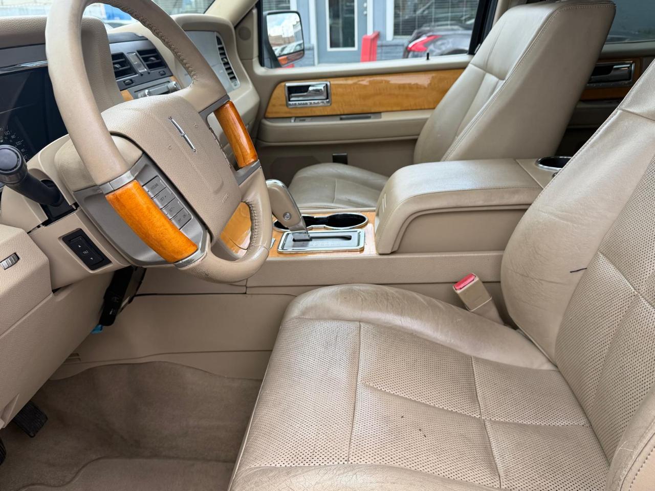 Lincoln Navigator 4WD 4dr 2010