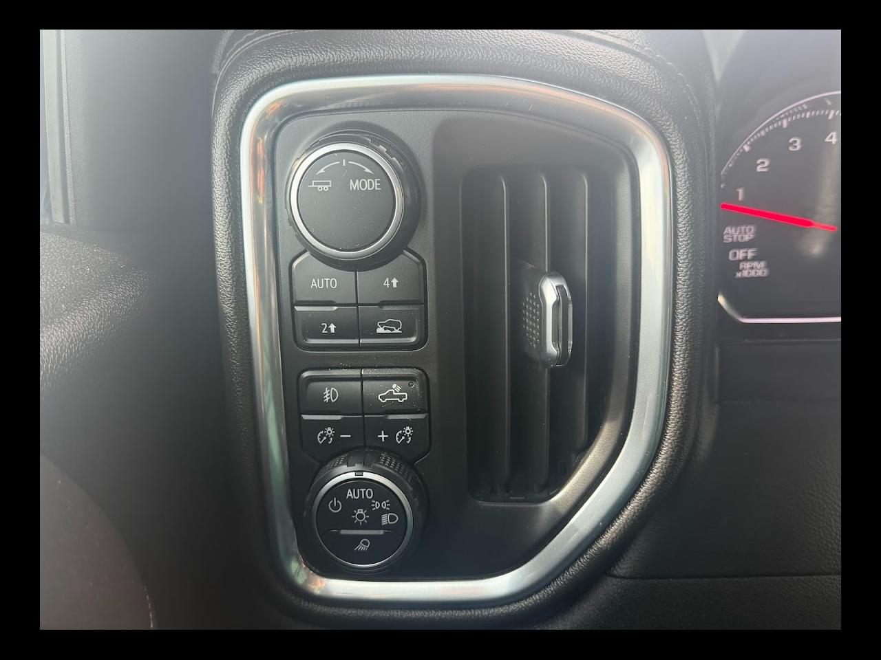 Chevrolet Silverado 1500 4WD Crew Cab 147" LT 2020