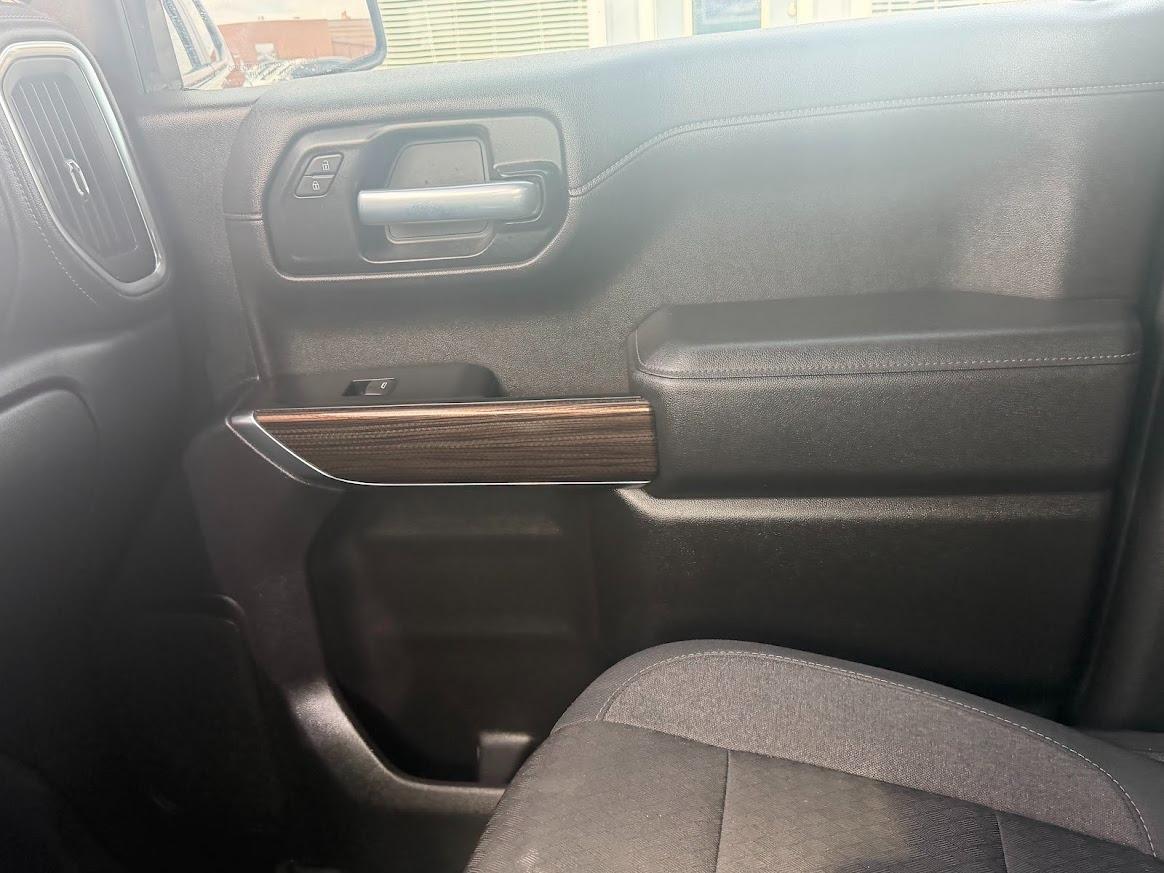Chevrolet Silverado 1500 4WD Crew Cab 147" LT 2020