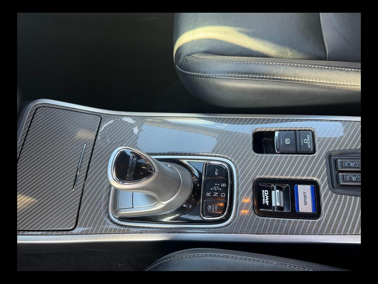 Mitsubishi Outlander PHEV SEL S-AWC 2022