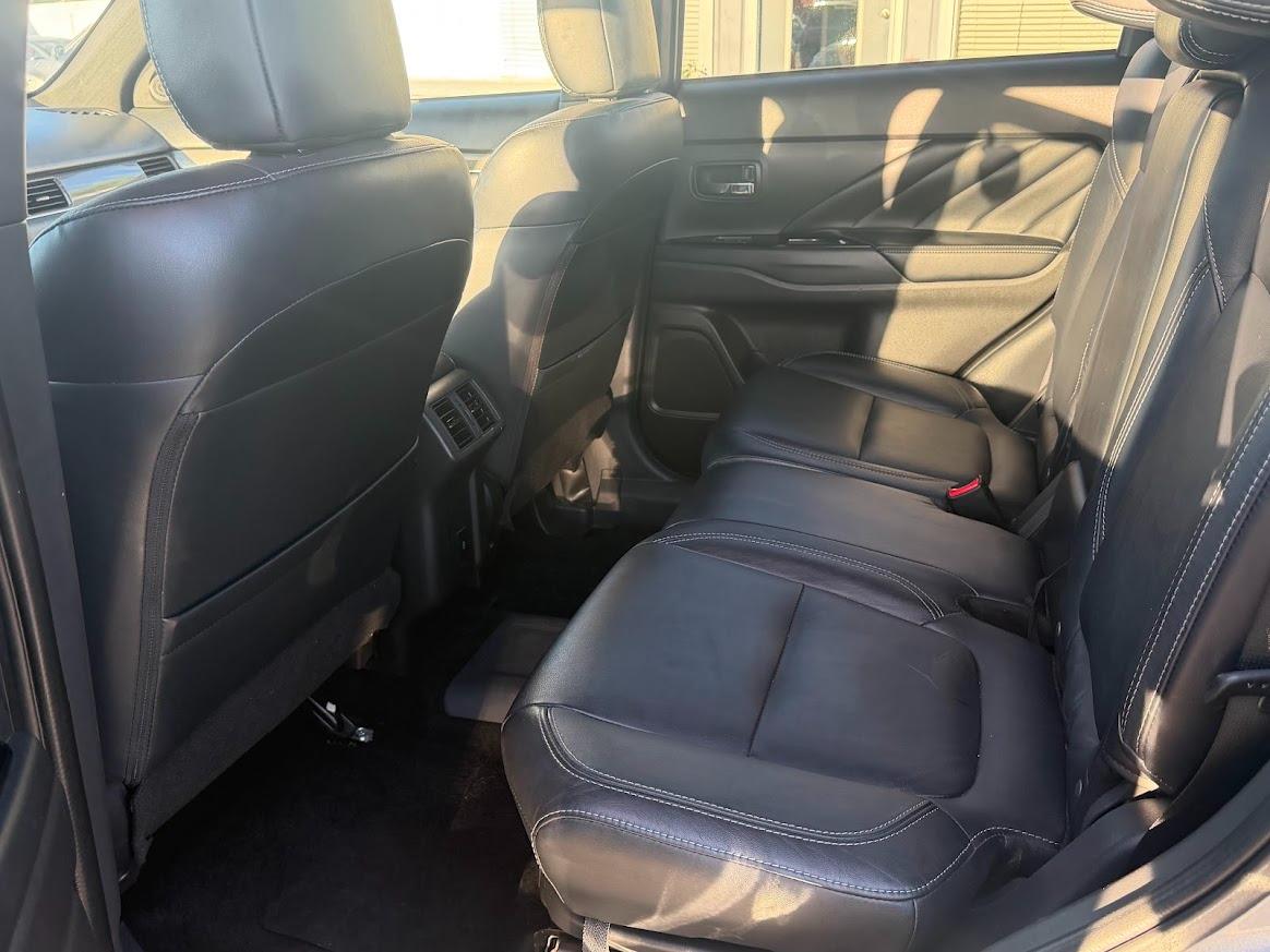 Mitsubishi Outlander PHEV SEL S-AWC 2022