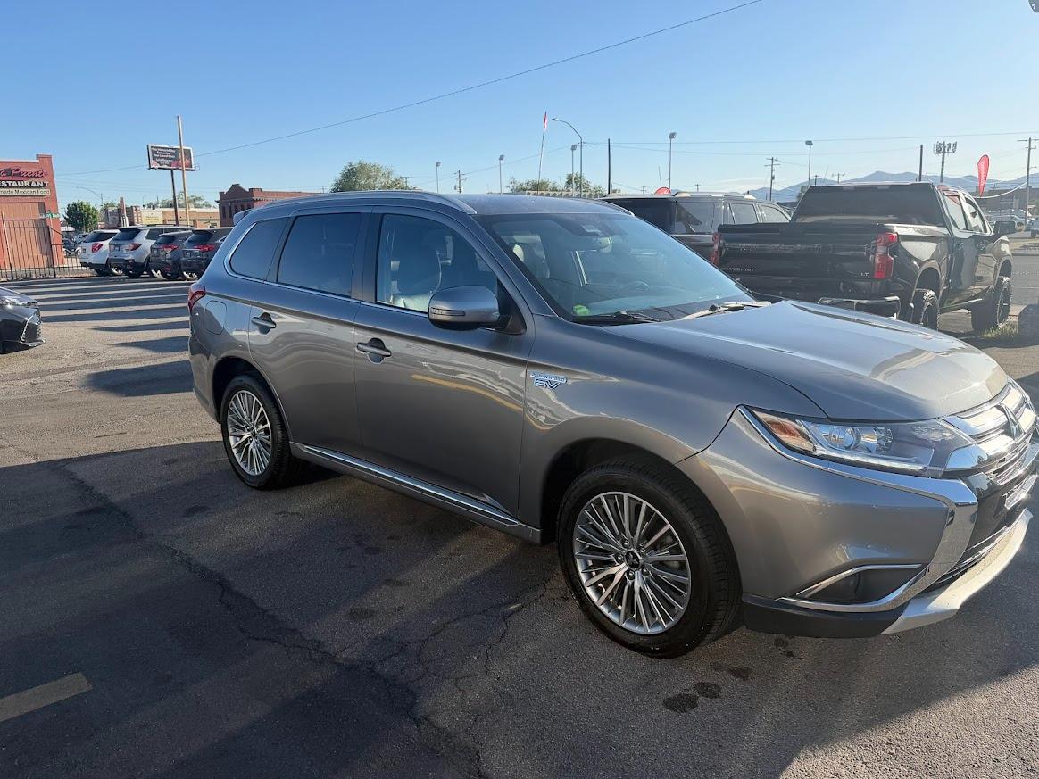 Mitsubishi Outlander PHEV SEL S-AWC 2022