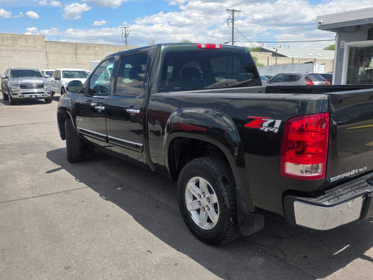 GMC Sierra 1500 4WD Crew Cab 143.5" SLE 2013