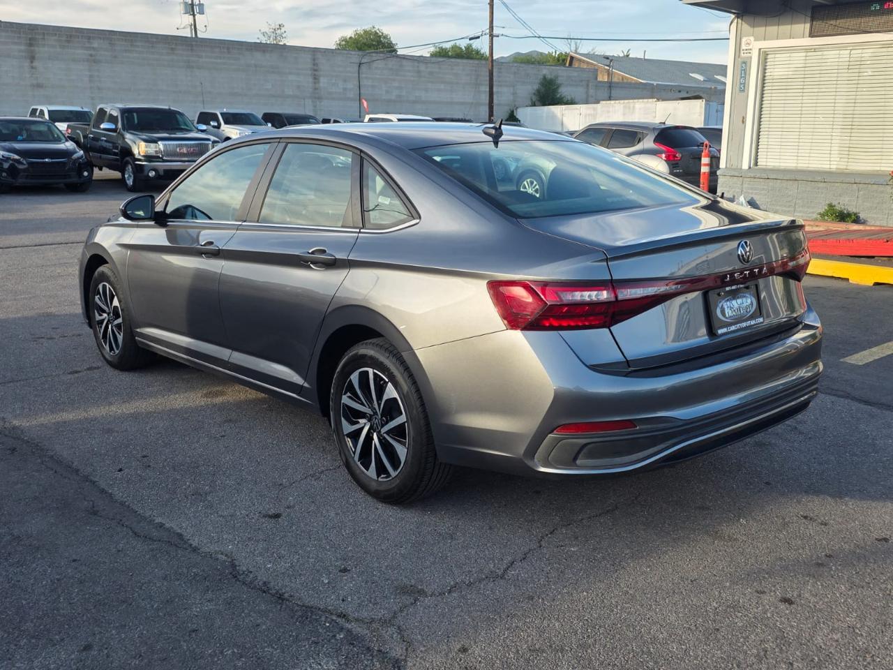 Volkswagen Jetta S Auto 2025