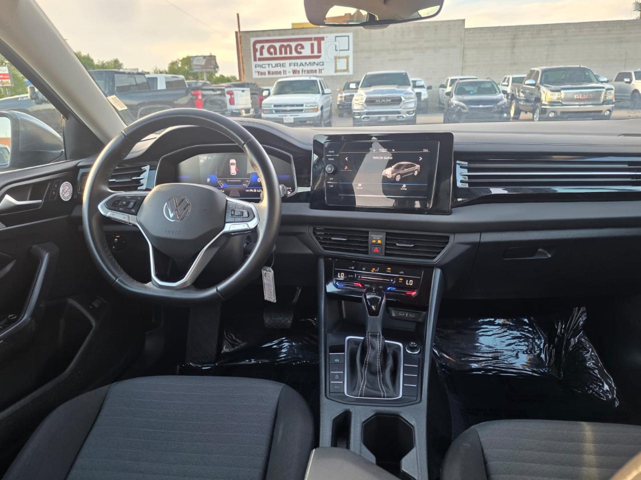 Volkswagen Jetta S Auto 2025