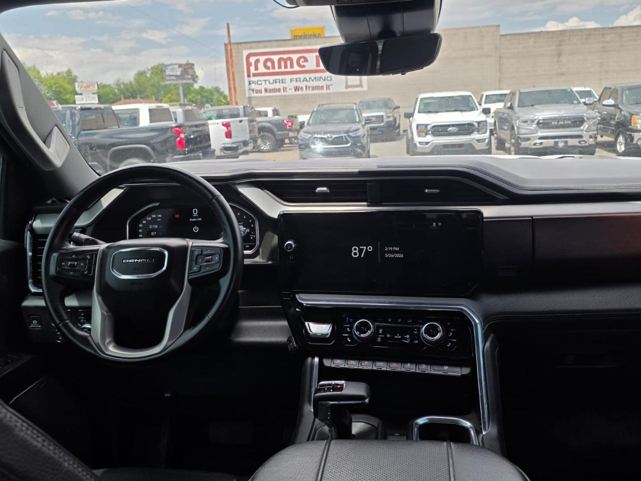 GMC Sierra 1500 4WD Crew Cab 147" Denali 2023